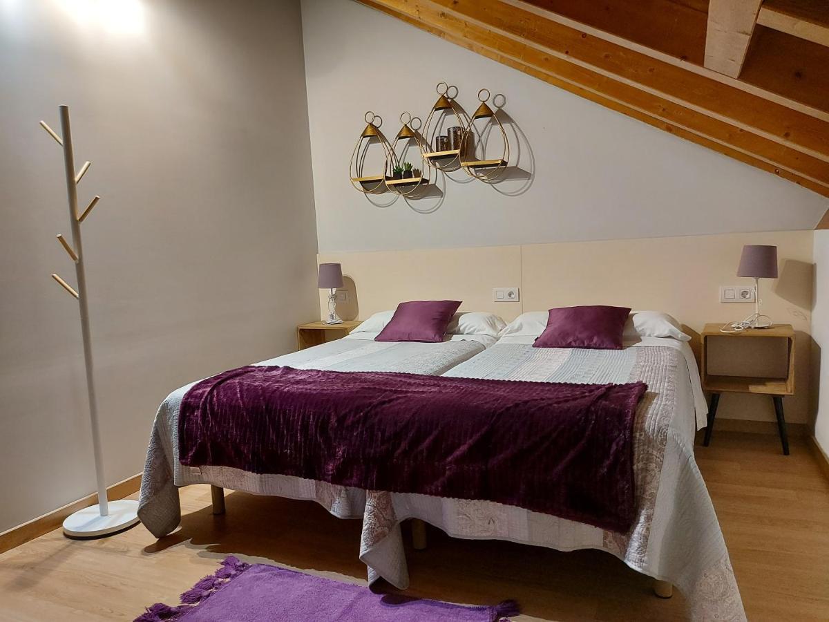Ultreia Hotel Portomarin Bagian luar foto